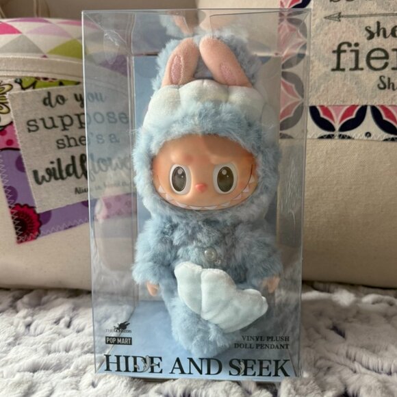 AUTHENTIC POP MART THE MONSTERS Hide & Seek Vinyl Plush Doll Pendant - Picture 1 of 4